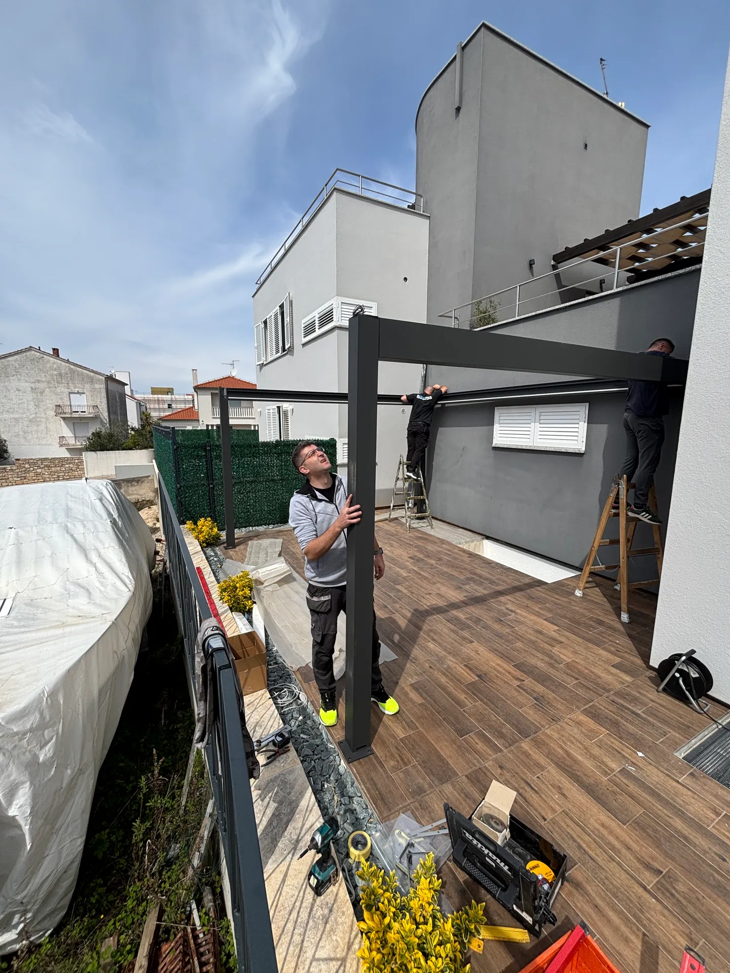 PergoMaxx aluminijska pergola u vanjskom prostoru